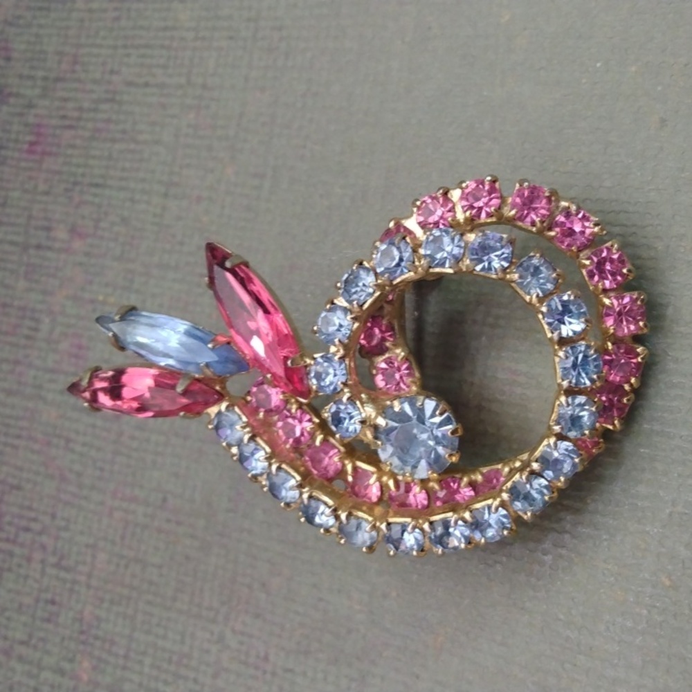 Vintage rhinestone brooch in pink and blue